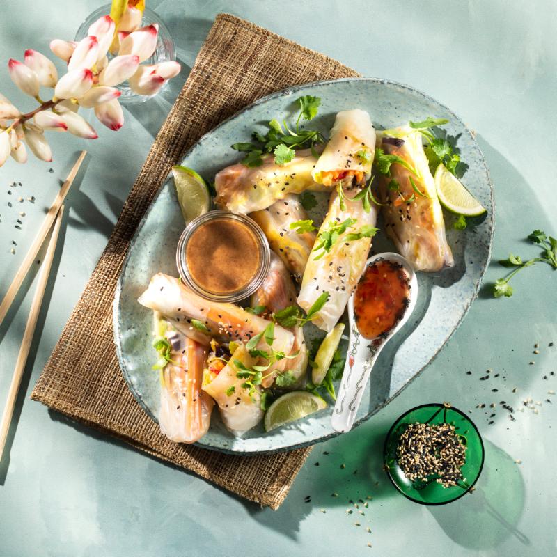 Βιετναμέζικο ρολ με λαχανικά σχάρας και σάλτσα satay 